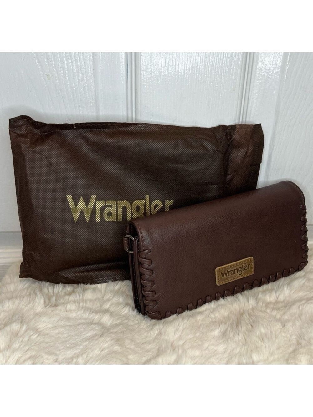MONTANA WEST WRANGLER WOMEN’S WALLET CLUTCH NWT - Picture 3 of 12